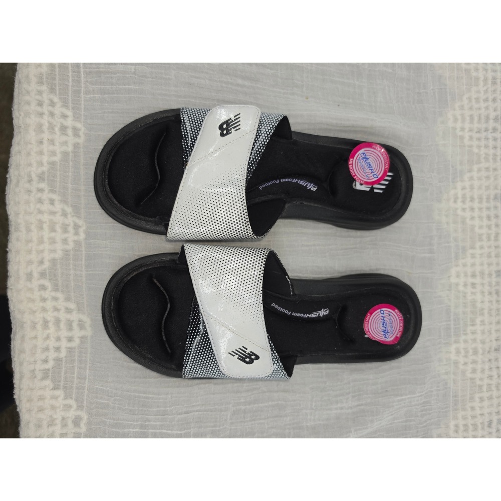 New Balance PlushFoam Slides Womens 7 Black White Dot Sandals PW3052BKW